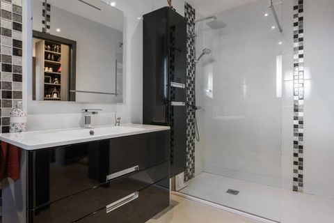 Villa a Marseille, Bouches-du-Rhone, Marseille - € 1.300.000 | Ref: HH-16083010 - foto 12
