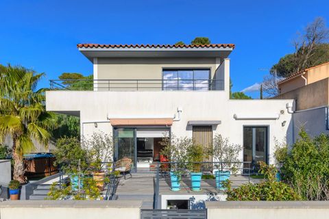 Villa a Marseille, Bouches-du-Rhone, Marseille - € 1.300.000 | Ref: HH-16083010 - foto 20
