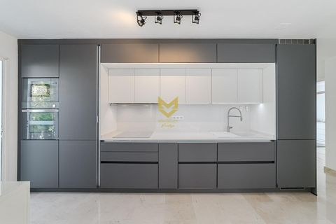 Villa a Adeje, Tenerife, Adeje - € 1.590.000 | Ref: P00022/13668 - foto 8