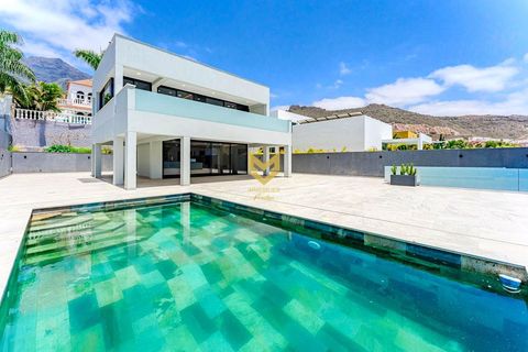 Villa i Adeje, Tenerife, Adeje - € 1.800.000 | Ref: P00033/13668 - foto 1