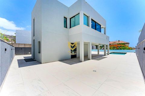 Villa i Adeje, Tenerife, Adeje - € 1.800.000 | Ref: P00033/13668 - foto 32