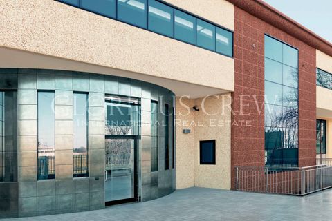 Erhvervsejendom i Varedo, Monza and Brianza, Varedo - € 2.250.000 | Ref: 3614 - foto 1