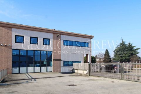 Erhvervsejendom i Varedo, Monza and Brianza, Varedo - € 2.250.000 | Ref: 3614 - foto 3