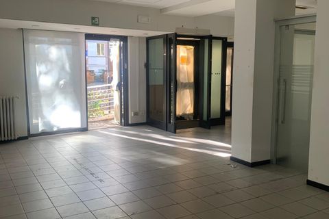 Apartament a Parma, Parma, Parma - € 2.400/mes | Ref: AN-COMMPR - foto 6