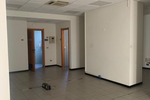 Apartament a Parma, Parma, Parma - € 2.400/mes | Ref: AN-COMMPR - foto 7