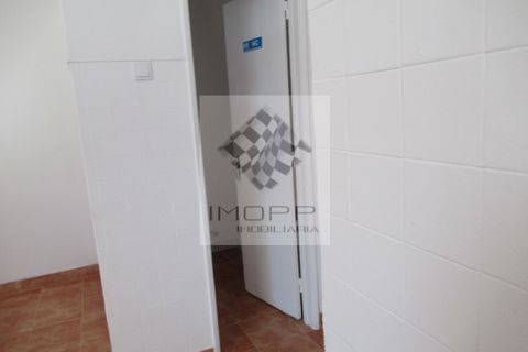 Erhvervsejendom i Amadora, Lisbon, Amadora - € 100.000 | Ref: Imopp-00306 - foto 6