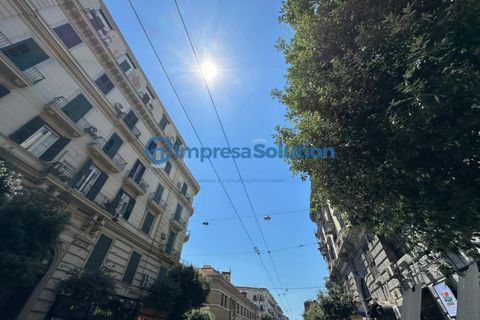 Erhvervsejendom i Naples, Naples, Naples - € 300.000 | Ref: Stazione.b - foto 4
