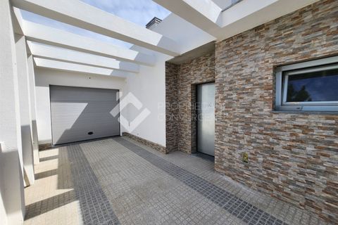 Villa a Seixal, Setubal, Seixal - € 515.000 | Ref: 373 - foto 13
