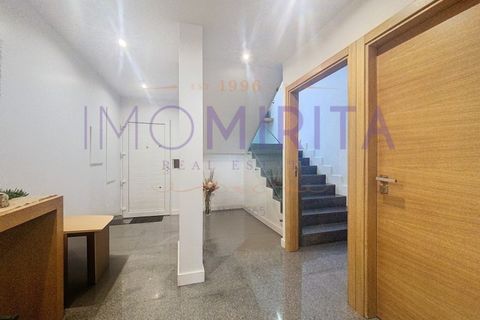 Villa i Amadora, Lisbon, Amadora - € 860.000 | Ref: M1781 - foto 12