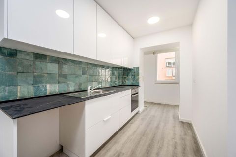 Lejlighed i Queluz, Lisbon, Queluz - € 350.000 | Ref: C0222-06841 - foto 1