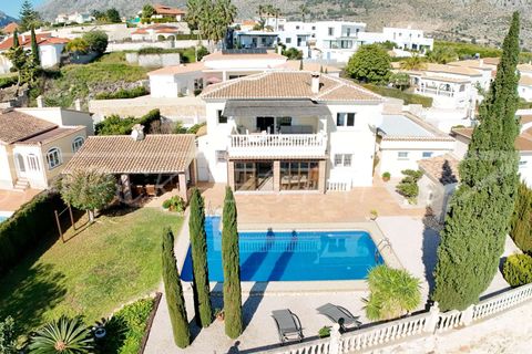 Villa in Beniarbeig, Alicante - foto 1