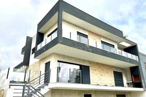 Villa i Almada, Setubal, Almada - € 690.000 | Ref: C0409-01952 - foto 31