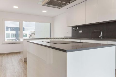 Villa i Almada, Setubal, Almada - € 690.000 | Ref: C0409-01952 - foto 8