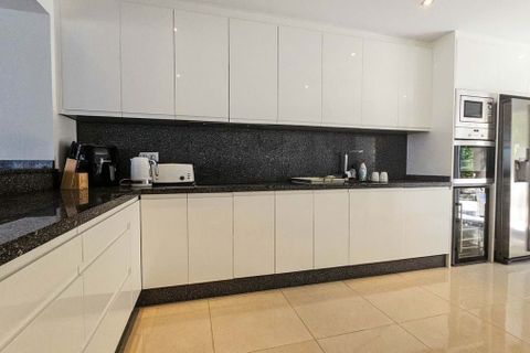 Rækkehus i La Duquesa, Malaga, La Duquesa - € 695.000 | Ref: SMSD5135917 - foto 8