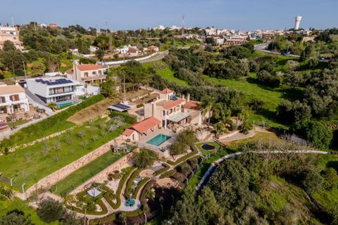 Farm hus i Alvor, Faro, Alvor - € 1.275.000 | Ref: C0240-03573 - foto 1