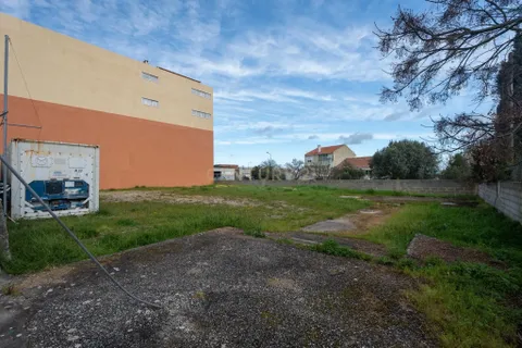 Helårsgrund i Amadora, Lisbon, Amadora - € 165.000 | Ref: C0444-00828 - foto 3