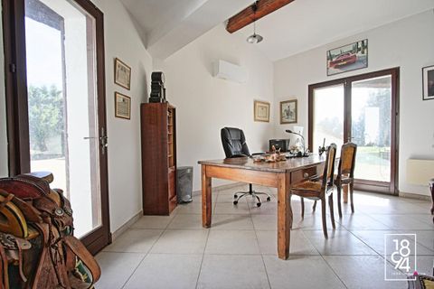 Villa in Arles, Bouches-du-Rhone, Arles - € 649.500 | Ref: SDWR-MB8-WH3 - foto 15