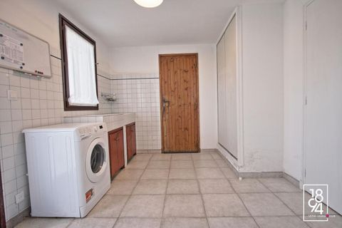 Villa in Arles, Bouches-du-Rhone, Arles - € 649.500 | Ref: SDWR-MB8-WH3 - foto 16