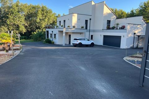 Villa a Ussac, Correze, Ussac - € 820.000 | Ref: 05166302DF704A29 - foto 2