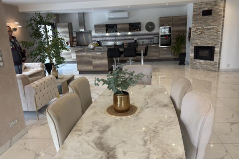 Villa a Ussac, Correze, Ussac - € 820.000 | Ref: 05166302DF704A29 - foto 6