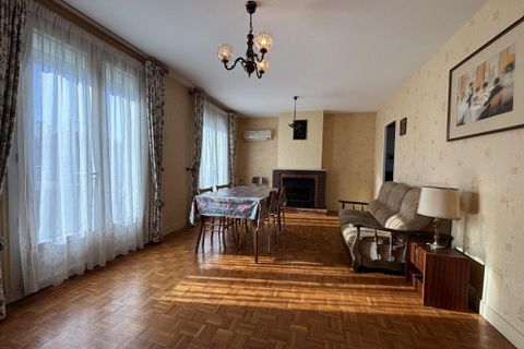 Villa a Ruffec, Charente, Ruffec - € 128.400 | Ref: 69B562894E214508 - foto 2