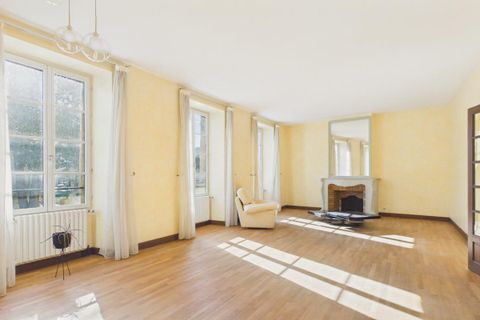 Leilighet i Saint-Céré, Lot, Saint-Céré - € 250 000 | Ref: 8BDEF00289364C1A - foto 4