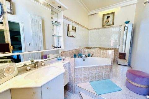 Villa a Albi, Tarn, Albi - € 660.000 | Ref: 028ABB69982E4FA7 - foto 13