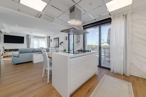 Villa i Torrevieja, Alicante, Torrevieja - € 1.275.000 | Ref: STS-5378 - foto 12