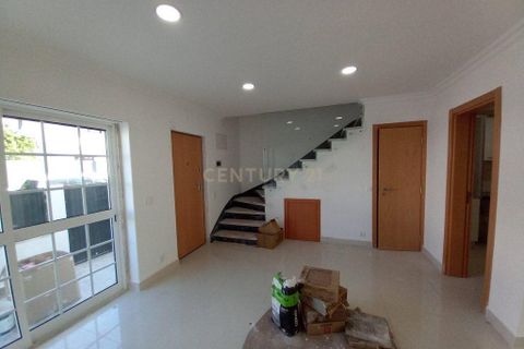 Villa i Carcavelos, Lisbon, Carcavelos - € 625.000 | Ref: C0483-01727 - foto 2