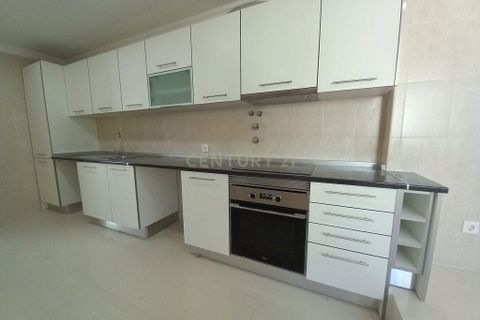 Villa i Carcavelos, Lisbon, Carcavelos - € 625.000 | Ref: C0483-01727 - foto 7