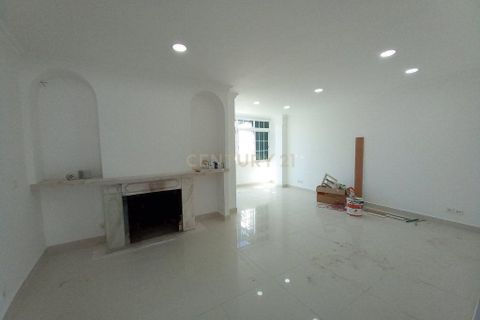 Villa i Carcavelos, Lisbon, Carcavelos - € 625.000 | Ref: C0483-01727 - foto 9