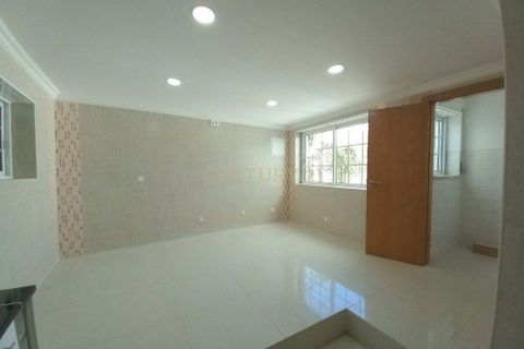 Villa i Carcavelos, Lisbon, Carcavelos - € 625.000 | Ref: C0483-01727 - foto 11