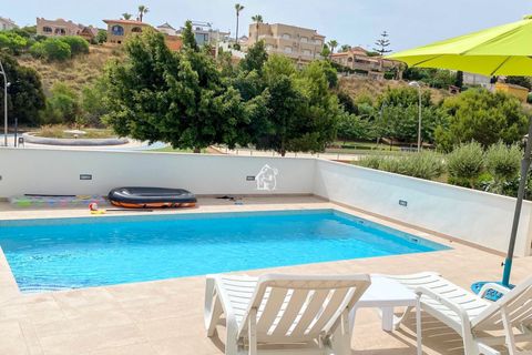 Villa a Torrevieja, Alicante, Torrevieja - € 2.100/mes | Ref: CHA0079 - foto 2