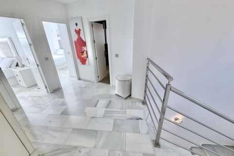 Villa i Calahonda, Malaga, Calahonda - € 1.100.000 | Ref: R5319469 - foto 14