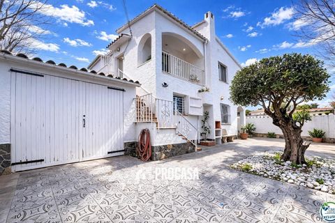 Villa i Empuriabrava, Gerona, Empuriabrava - € 369.000 | Ref: 4172 - foto 3