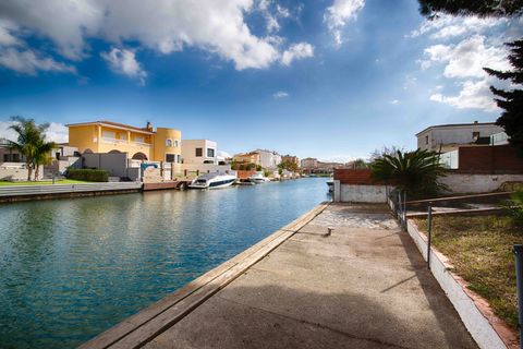 Villa i Empuriabrava, Gerona, Empuriabrava - € 680.000 | Ref: W-048HHA - foto 6
