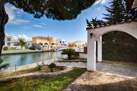 Villa i Empuriabrava, Gerona, Empuriabrava - € 680.000 | Ref: W-048HHA - foto 7