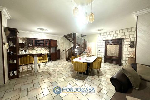 Villa a Orta di Atella, Caserta, Orta di Atella - € 340.000 | Ref: via Michelangelo Buonarroti - foto 8