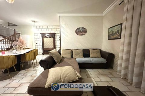 Villa a Orta di Atella, Caserta, Orta di Atella - € 340.000 | Ref: via Michelangelo Buonarroti - foto 9