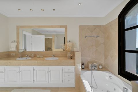 Villa a Benahavis, Malaga, Benahavis - € 2.995.000 | Ref: 5308810 - foto 23
