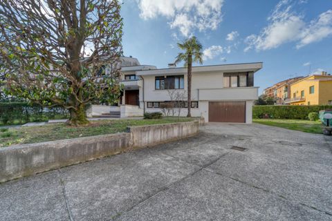 Villa a Padua, Padua, Padua - € 750.000 | Ref: VR0998 - foto 35