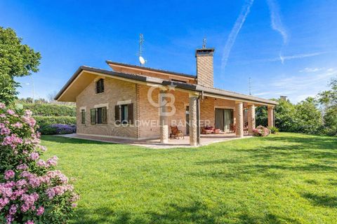 Villa in Lesmo, Monza and Brianza, Lesmo - € 1.350.000 | Ref: CBI154-2990-101 - foto 1