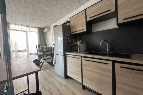 Leilighet i La Trinite, Alpes-Maritimes, La Trinite - € 189 000 | Ref: getkey_u_515838329 - foto 2