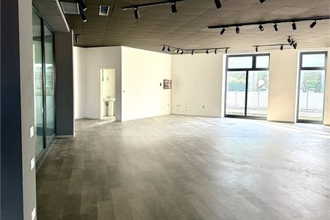 L'establiment comercial a Thiene, Vicenza, Thiene - € 2.000/mes | Ref: T 099 N - foto 2