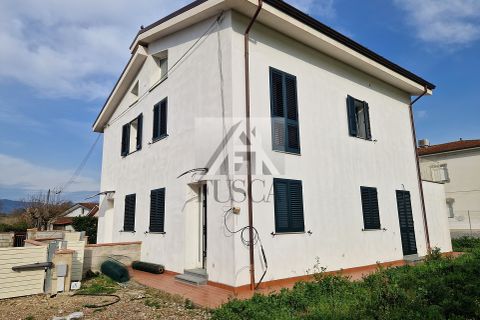 Villa i Lucca, Lucca, Lucca - € 430.000 | Ref: 6459 - foto 1