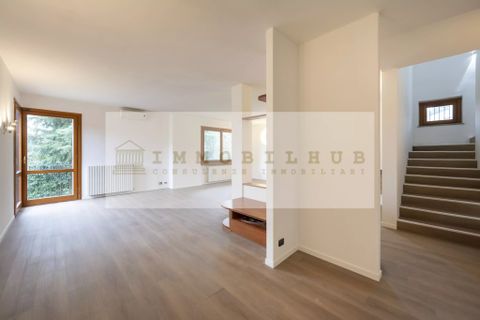 Villa i Inverigo, Como, Inverigo - € 450.000 | Ref: Ser117 - foto 1