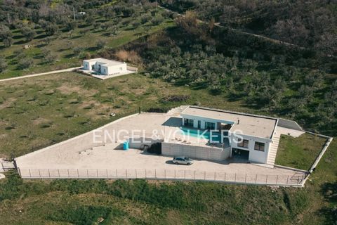 Villa i Petacciato, Campobasso, Petacciato - € 1.200.000 | Ref: EV- VILLA CON DEPENDANCE, PISCINA E VISTA PANORAMICA A PETACCIATO - foto 43