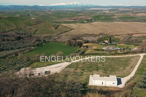 Villa i Petacciato, Campobasso, Petacciato - € 1.200.000 | Ref: EV- VILLA CON DEPENDANCE, PISCINA E VISTA PANORAMICA A PETACCIATO - foto 44