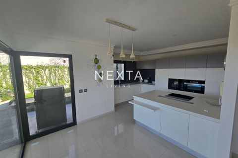 Villa a Adeje, Tenerife, Adeje - € 1.480.000 | Ref: 1083 - foto 13