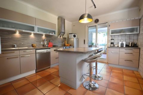 Villa i Nimes, Gard, Nimes - € 850.000 | Ref: HH-15939788 - foto 21